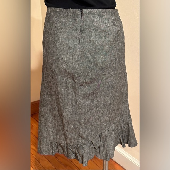 Dalia Collections Gray Midi Skirt Zipper In The Back.Ruffle Edge On Bottom SZ 10 - Picture 3 of 9